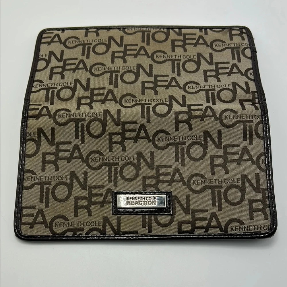 Kenneth Cole Reaction Logo Wallet Women's Black Tan Snaps Canvas